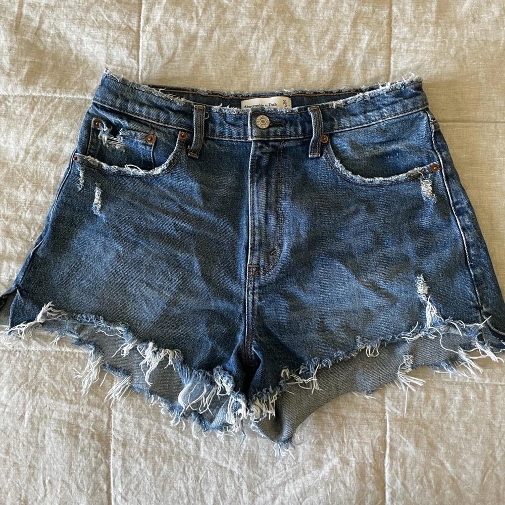 Abercrombie high rise mom short / curve love